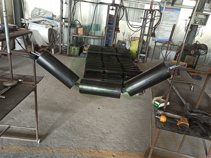 shot blasting machines with plastic roller conveyor